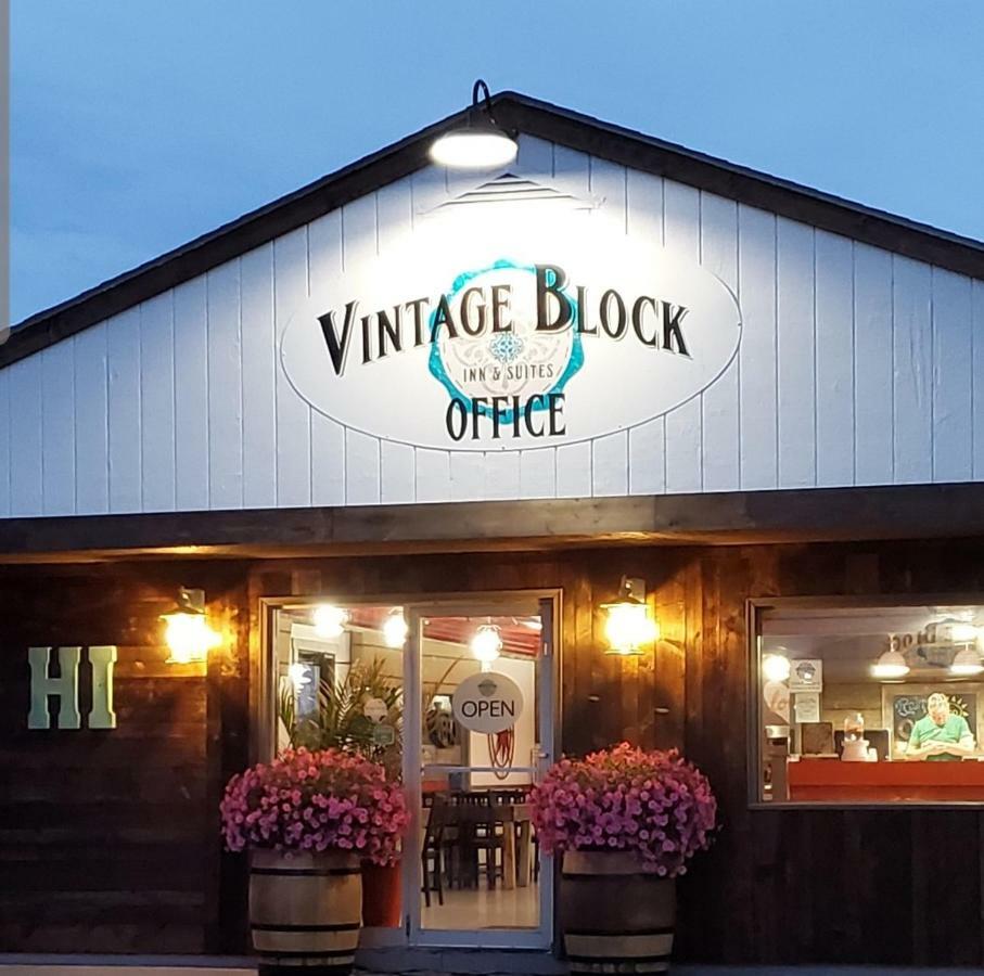 Vintage Block Inn & Suites Окободжи Екстериор снимка